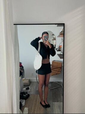 Black cropped Geel zip up hoodie
